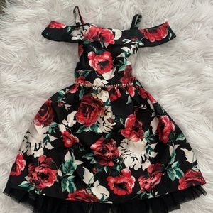 Girls flower dress brand new super cute size 5